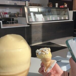 Meet your Posher, Val